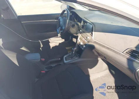 2020 Hyundai Elantra Value Edition z USA, uszkodzony, nr VIN 5NPD84LF3LH526311